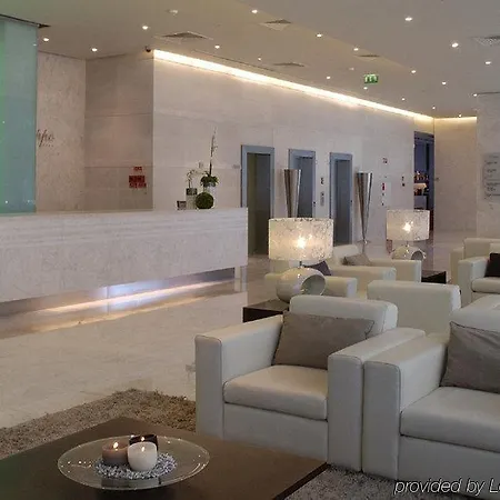 Olissippo Oriente מלון 4*